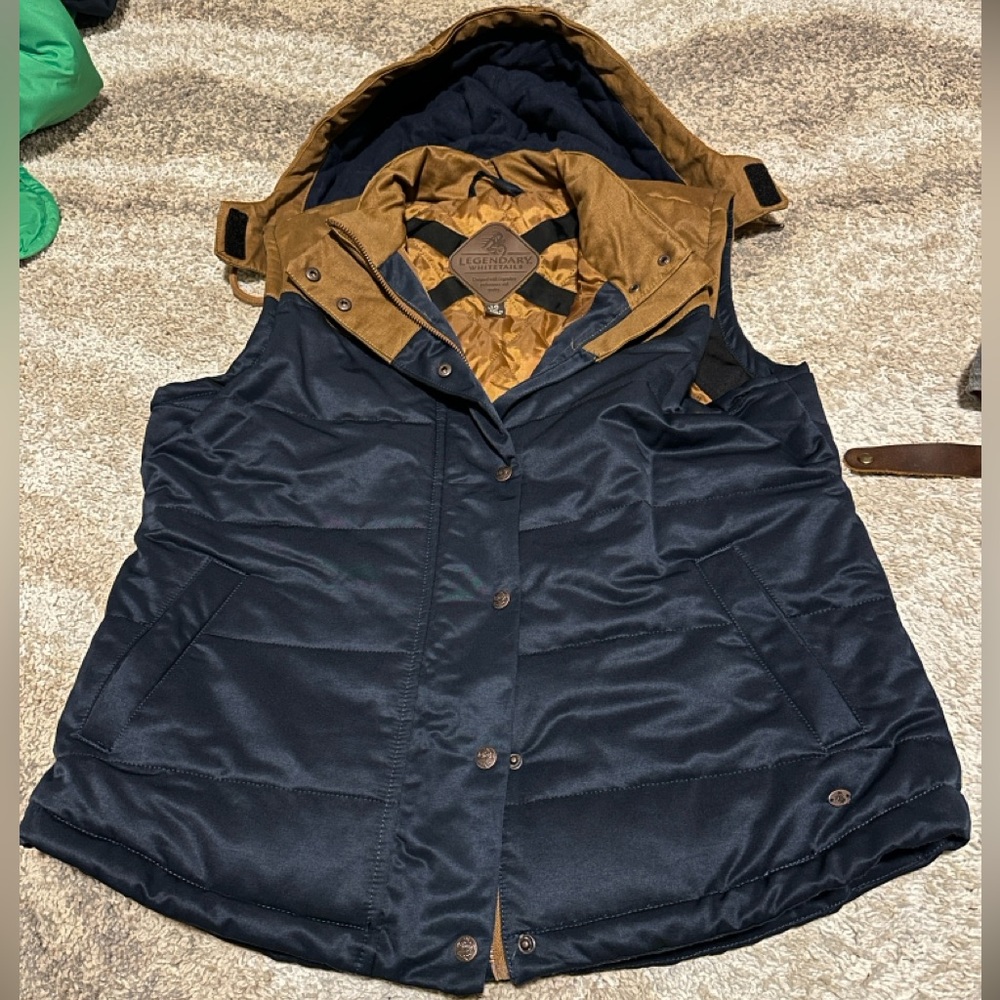 Legendary Whitetail CCW sleeveless jacket/removable hood